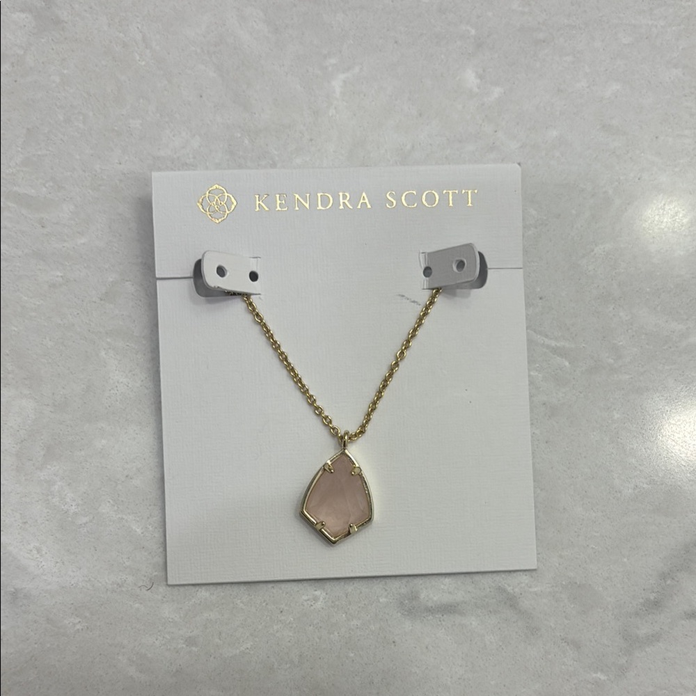 Kendra Scott necklace